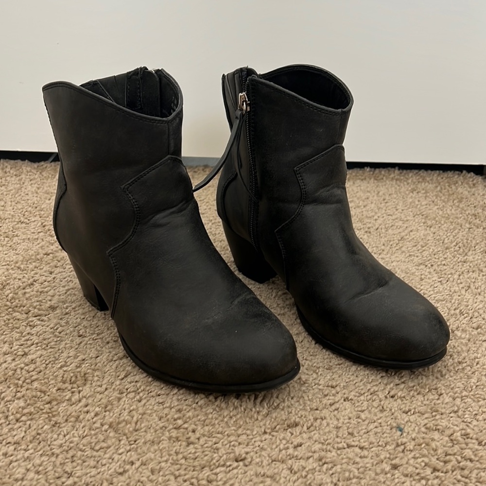 Torrid Size 7W Black Booties